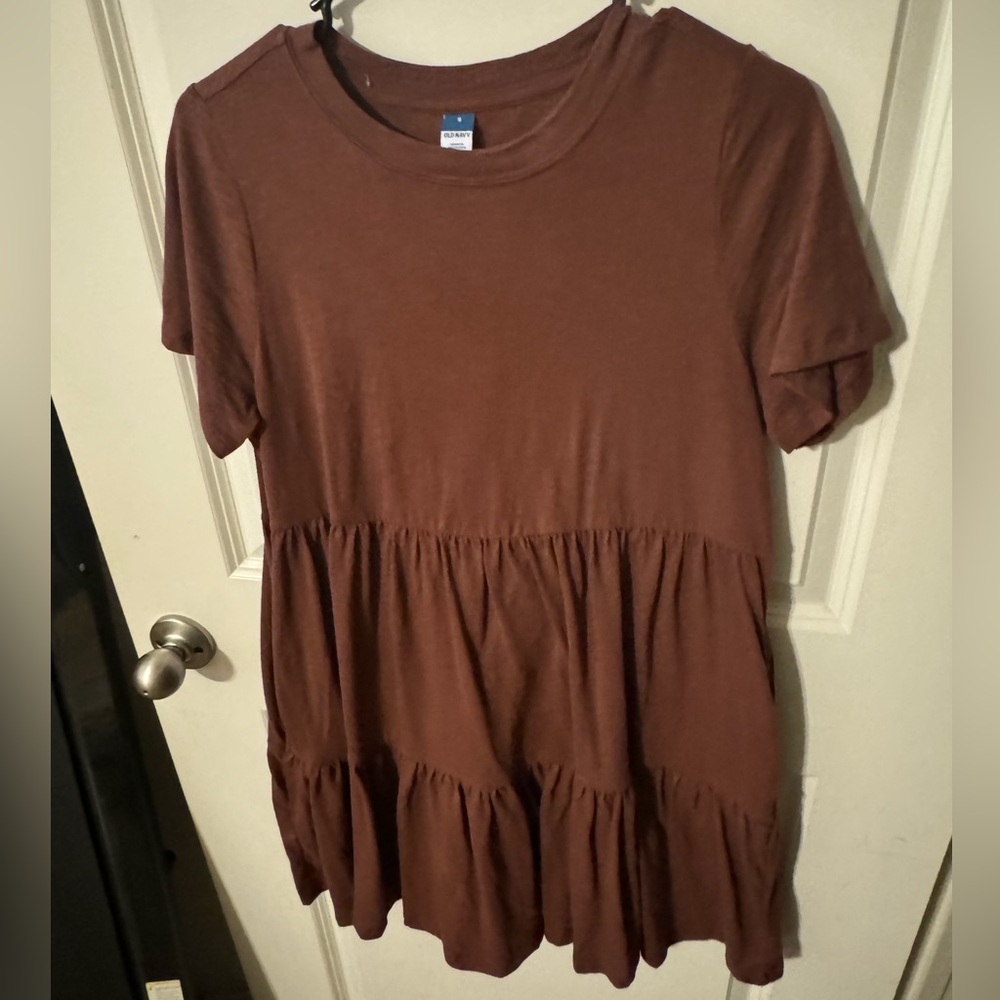 Cute and comfy brown knee-length cotton tiered t-shirt dress, size small